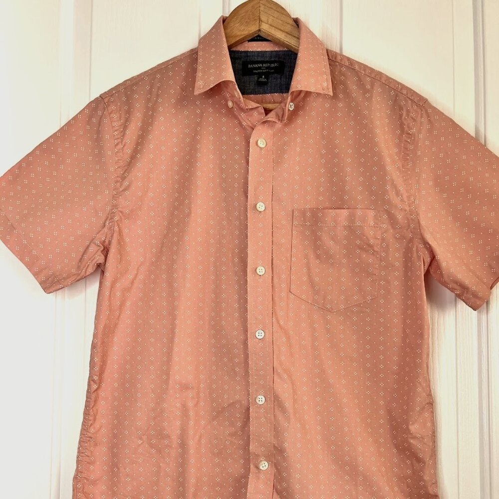 Breezy Summer Vibes: Banana Republic Light Orange Diamond Dot Shirt (S)
